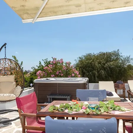 בית נופש Parisi Naxos Deluxe Free Car *