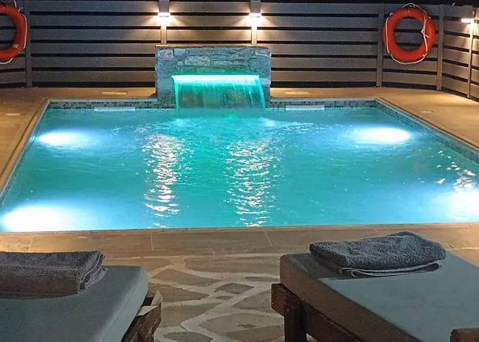 Parisi Naxos Deluxe Semesterbostad *